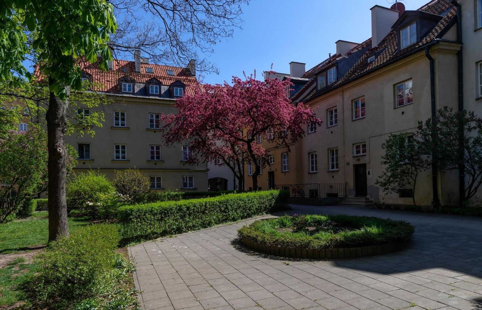 Fashioned Apartment Rycerska By Noclegi Renters Warsaw Luaran gambar